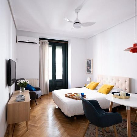 Estudio Calle Del Barquillo Madrid Exteriör bild